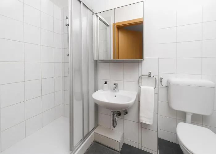 Ideal Fuer Monteure 3 Mit Kueche, Waschmaschine, Bad, Wifi, Flat Tv Usw Lejlighed